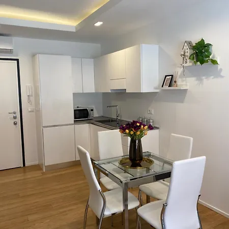 Apartment Gramsci 2 - Cozy Near Sempione Park! Milan